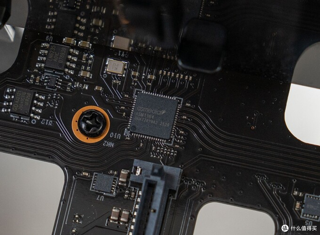 从存储工具到数据智能中心,绿联 iDX6011 Pro AI NAS评测(上)