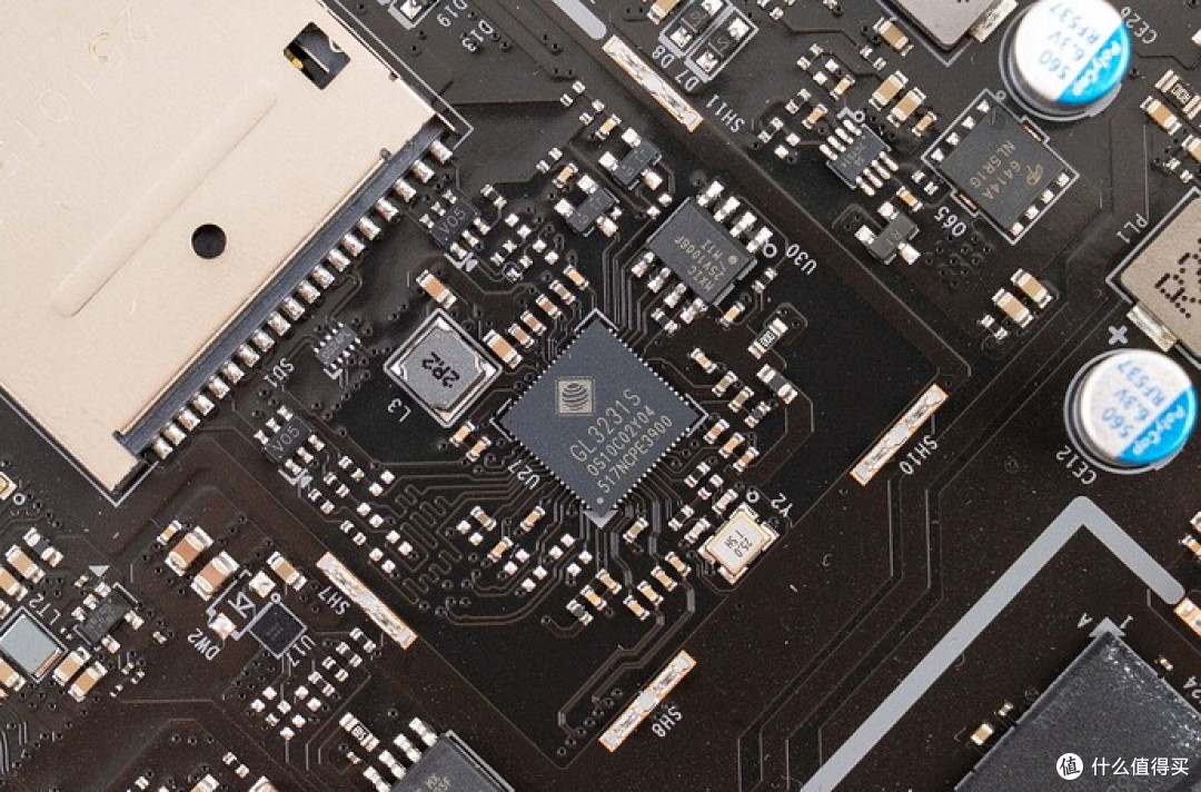 从存储工具到数据智能中心,绿联 iDX6011 Pro AI NAS评测(上)