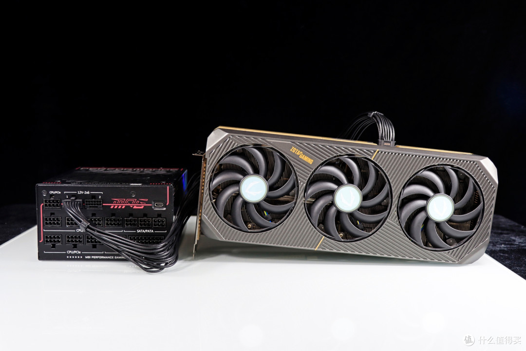 高端显卡好搭档与保护神——微星 MPG Ai1300TS PCIE5 月神