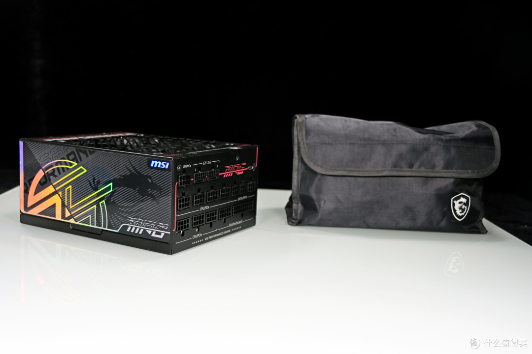高端显卡好搭档与保护神——微星 MPG Ai1300TS PCIE5 月神