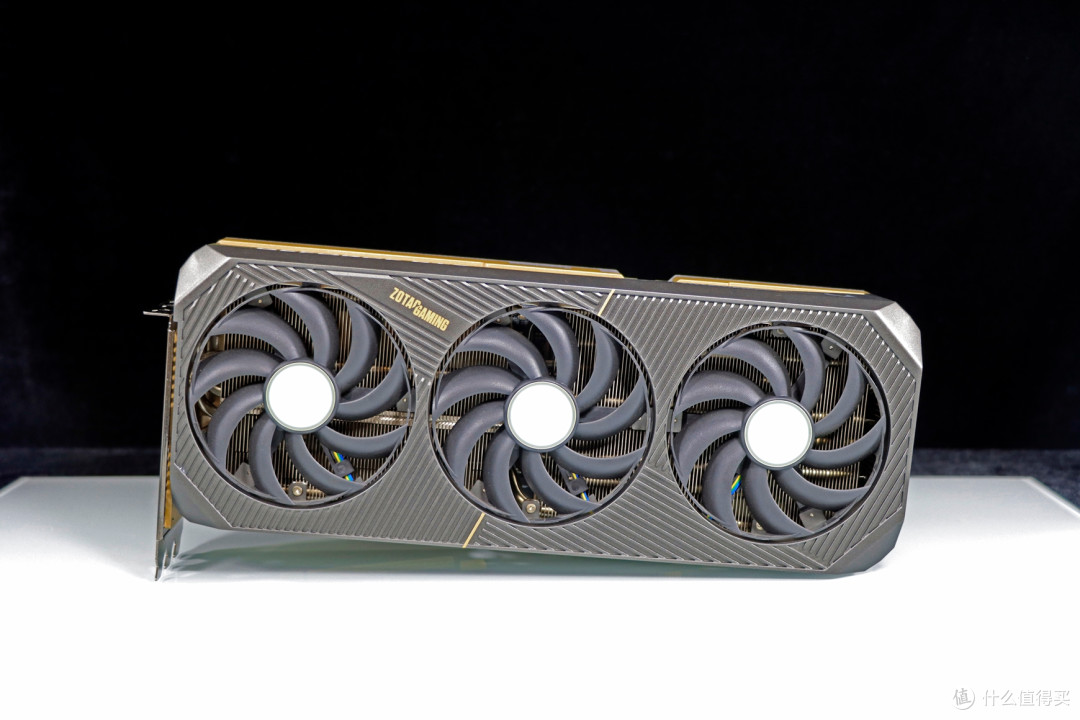 高端显卡好搭档与保护神——微星 MPG Ai1300TS PCIE5 月神