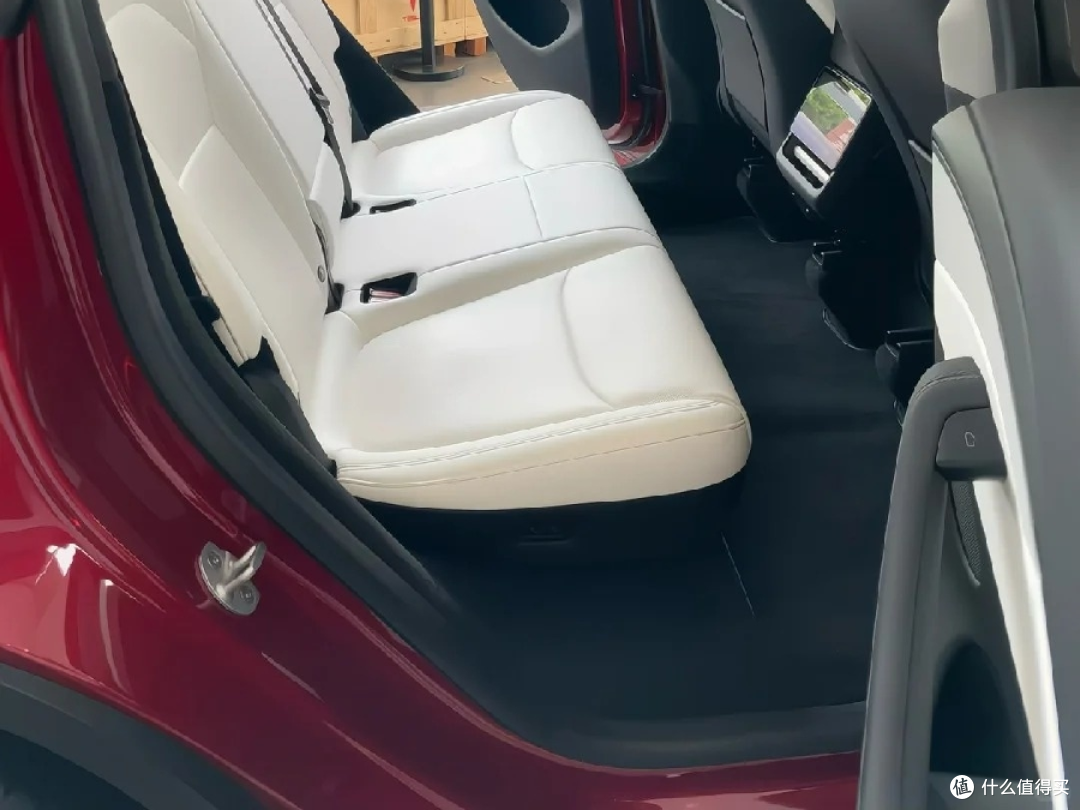 当年被捧成神车的 Model Y,放到 2026 年还剩什么?