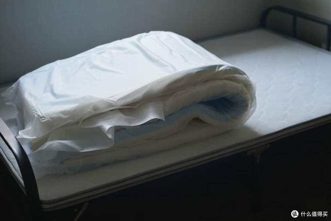 打工人出租屋床垫实测,8H小蜗蜗乳胶床垫值得入手吗