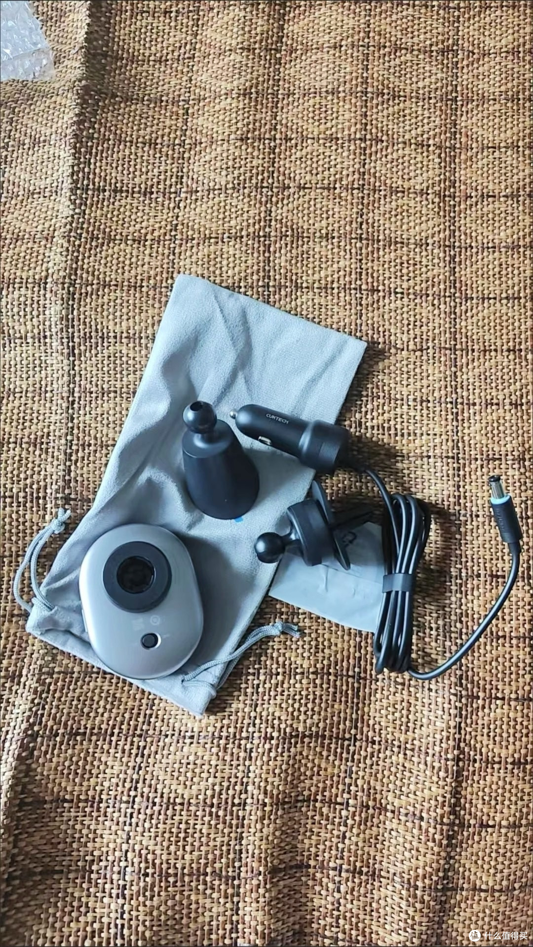 智能感应车载无线充电器评测