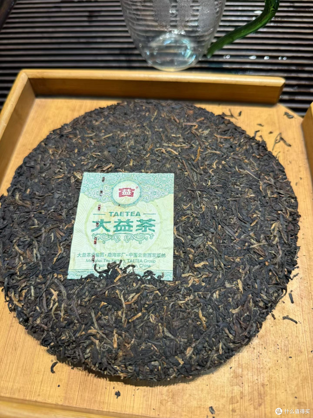 夏日饮茶,一饼普洱生茶消解盛夏燥热