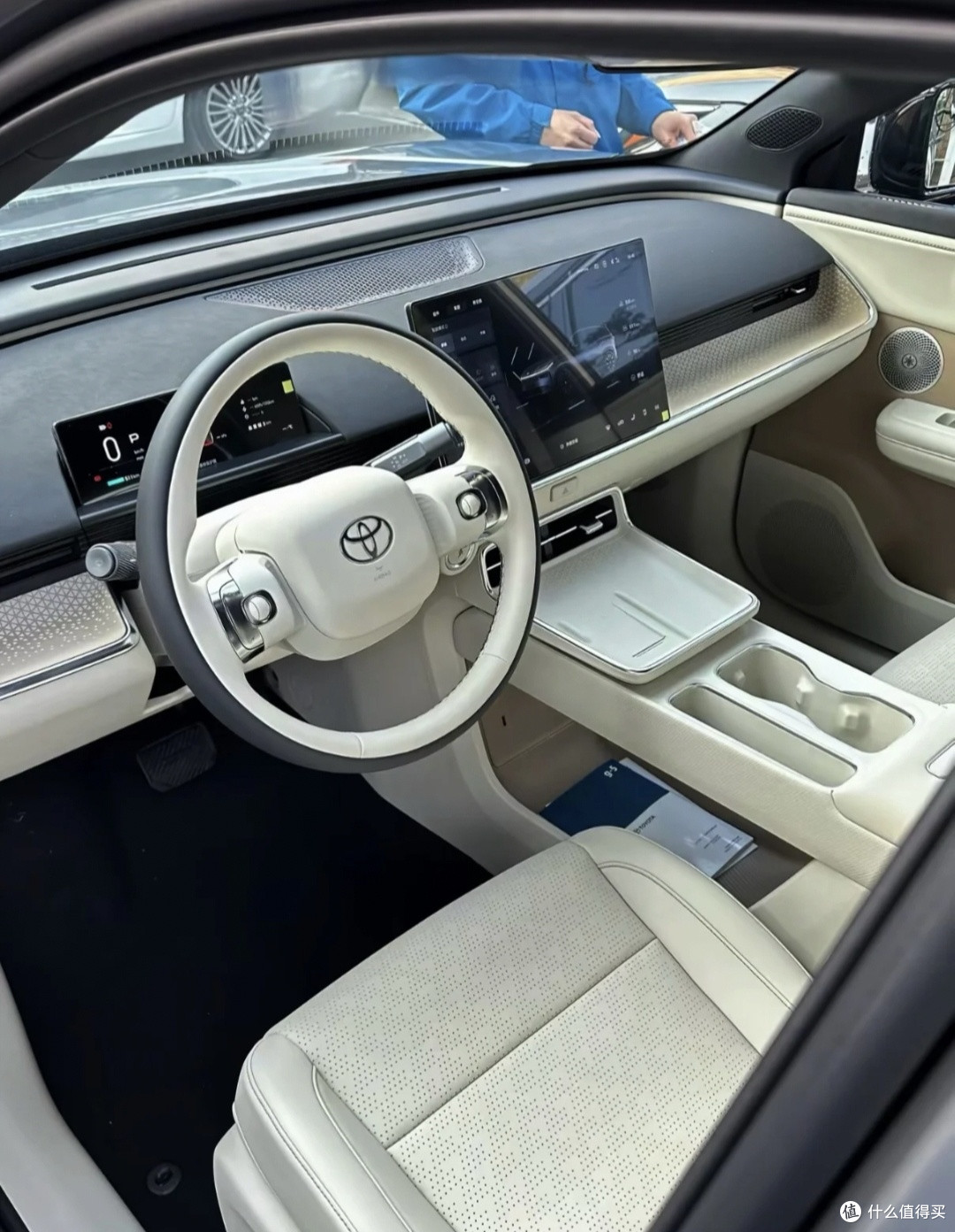 到店实测丰田纯电SUV|大厂做电车,优点短板实话实说