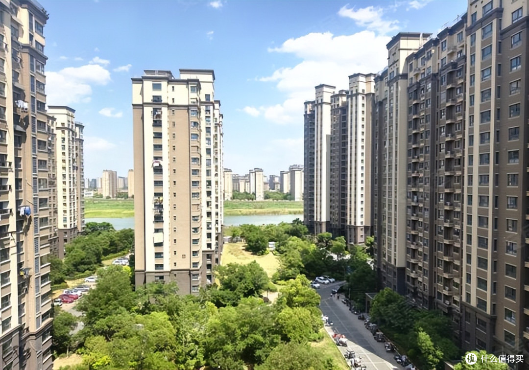 为什么越来越多人买房选西不选东？内行人：省下十几万住着还舒服
