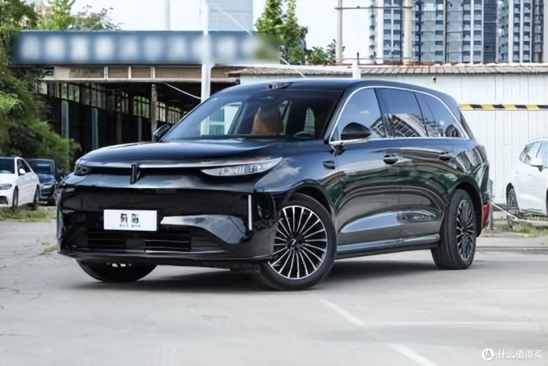 理想L8和问界M7的对手来了!魏牌V8X22.68万起