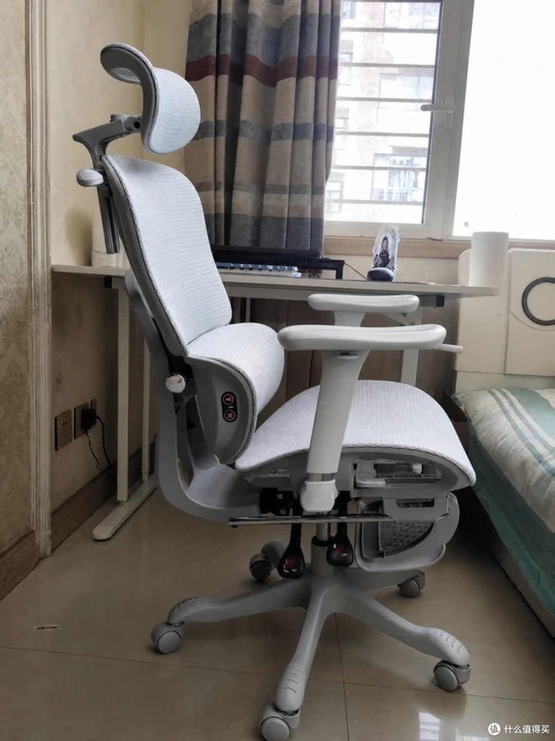 1500元预算挑工学椅,用过3把之后我留下了带热敷按摩的松胜W200