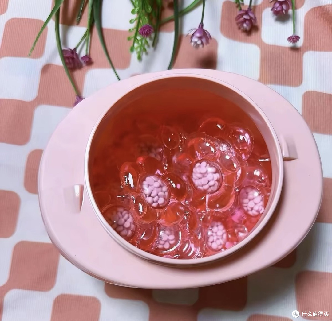 立白大师香氛洗衣凝珠:高效去污~留香持久还护衣!!