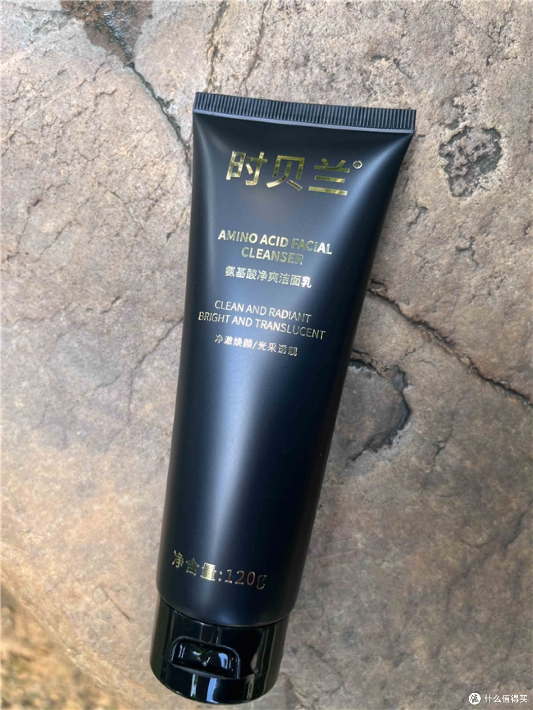 换季两颊干到绷的熟龄混干皮,美白淡斑洗面奶这样挑,保湿不拔干