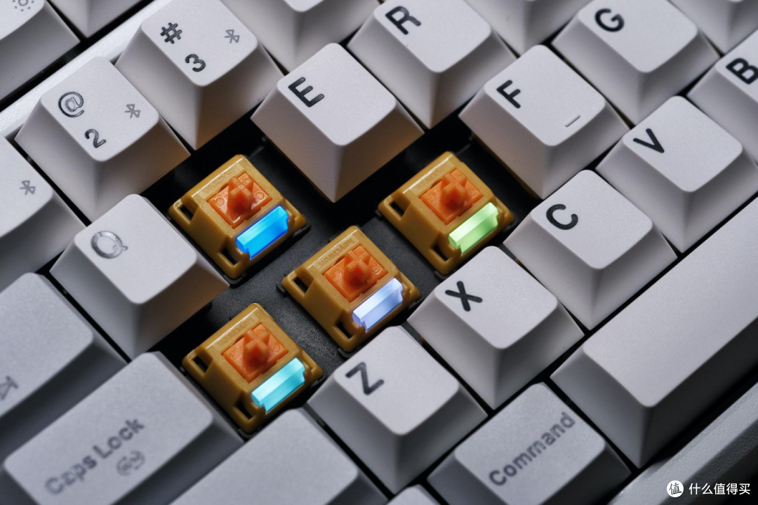 把 iMac 审美延续到指尖:渴创 Z5 Ultra 98 开箱即用的 Mac 键盘