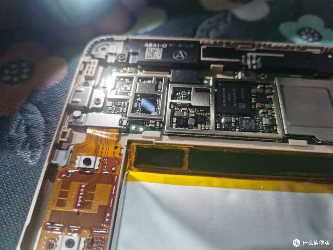 华为NOVA2PLUS拆机芯片展示附mediapad M2 10.0国产化率对比