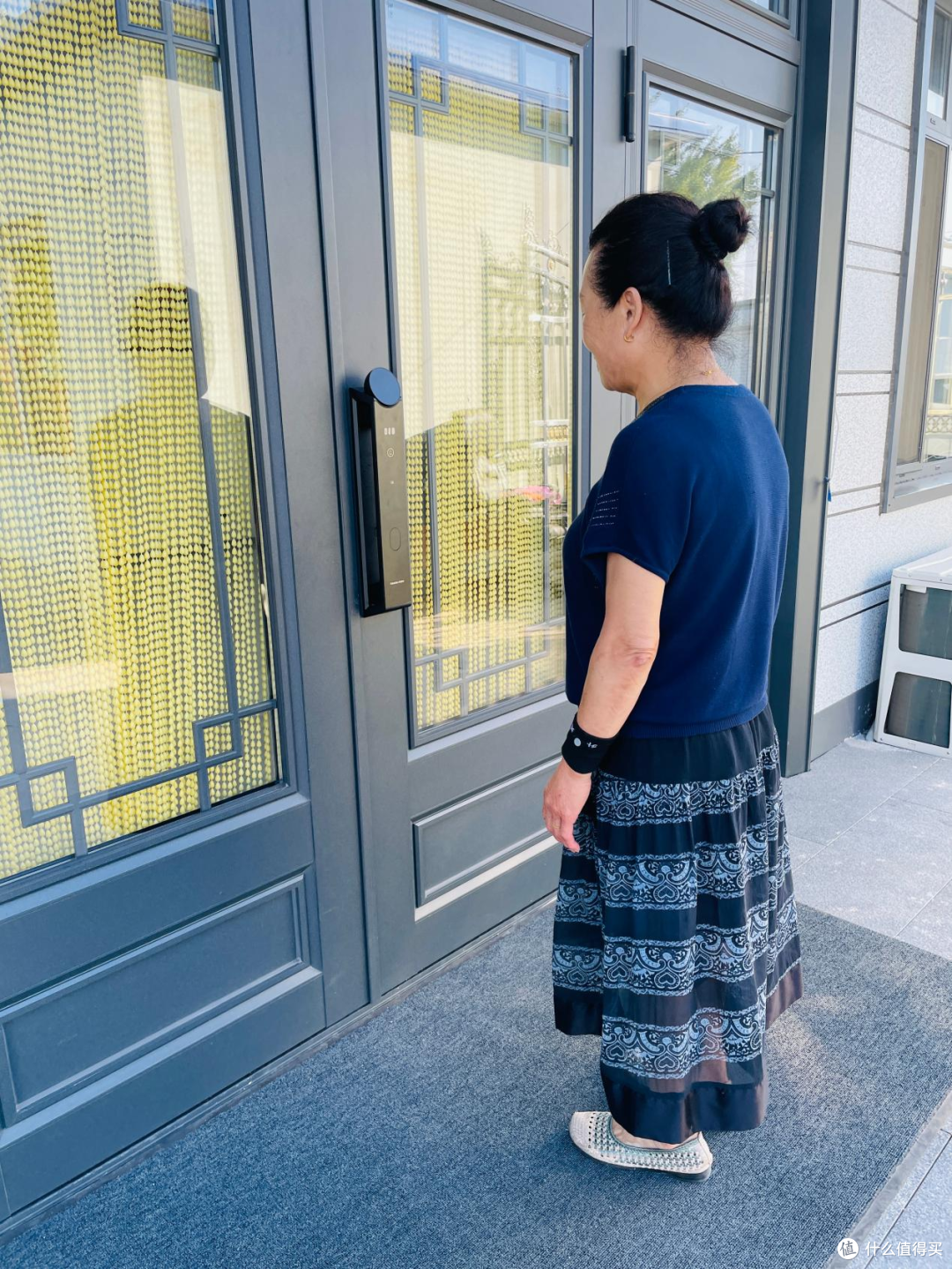 给公婆翻新自建房，选对一把智能锁，全家都省心
