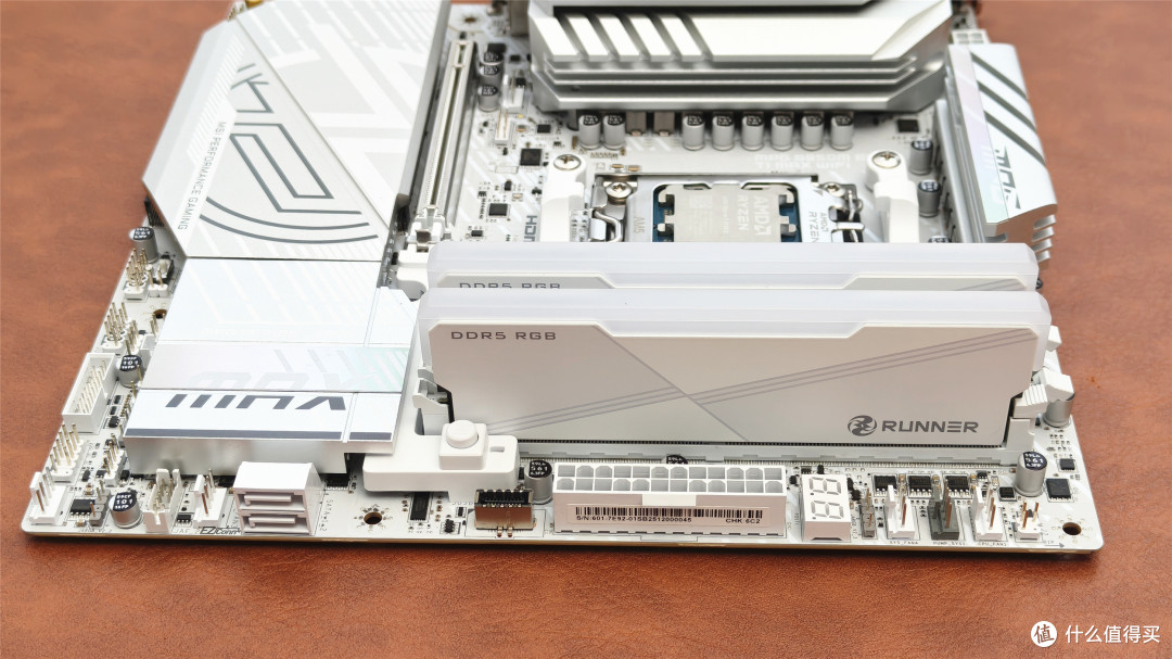 半岛铁盒N5Pro机箱+极动力系列水冷装机!绝对MATX主板的靠谱选项