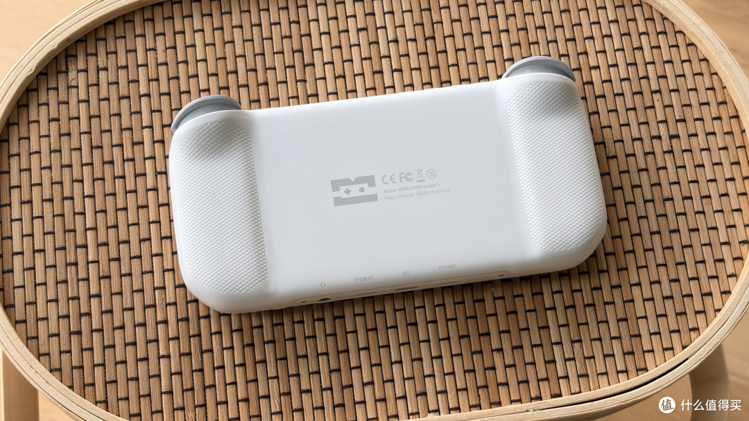 开源掌机小白入门新选择：迷你龙Pocket 1使用体验