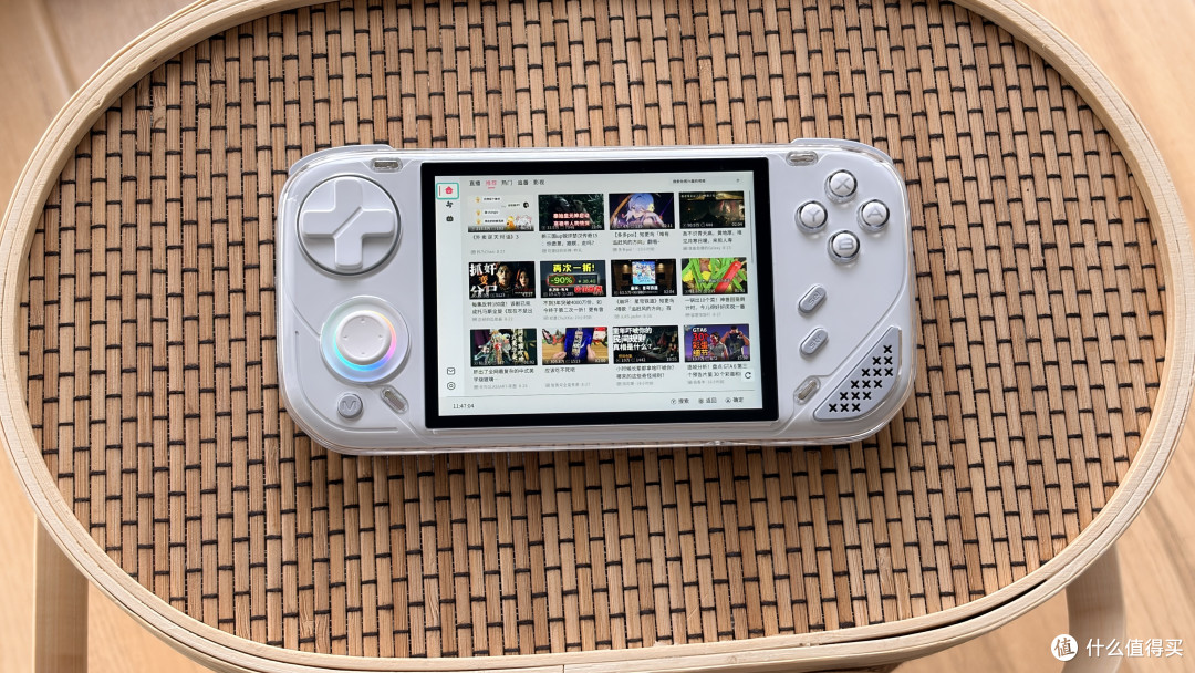 开源掌机小白入门新选择：迷你龙Pocket 1使用体验