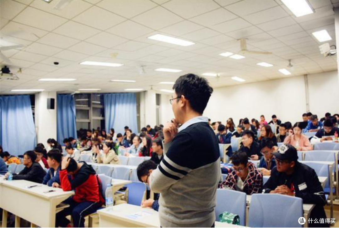 今年开学季,数码三件套的涨价,把不少家长整不会了