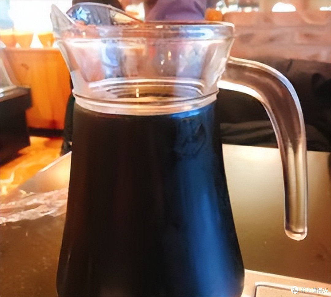 火锅店的酸梅汤免费喝?服务员:成本才5毛,你喝三杯老板还赚!
