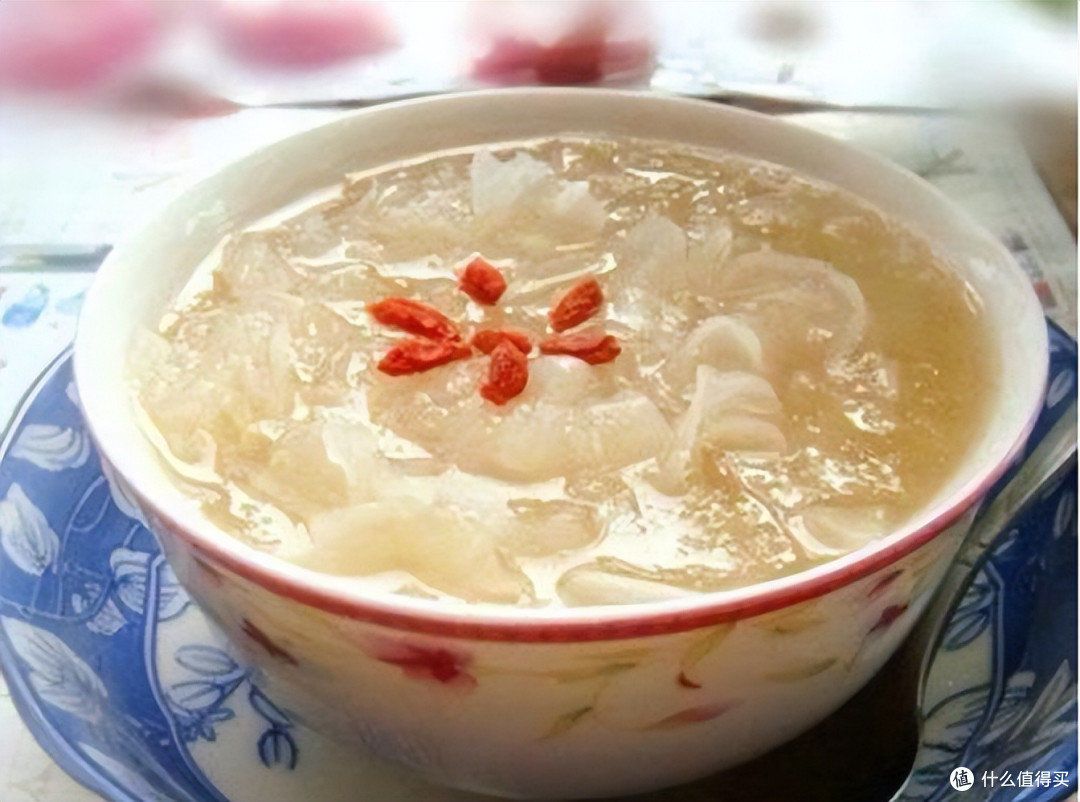 火锅店的酸梅汤免费喝?服务员:成本才5毛,你喝三杯老板还赚!