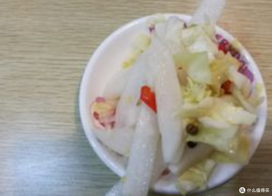 为什么餐厅的“免费小菜”总让你停不下来？这背后藏着心理学陷阱