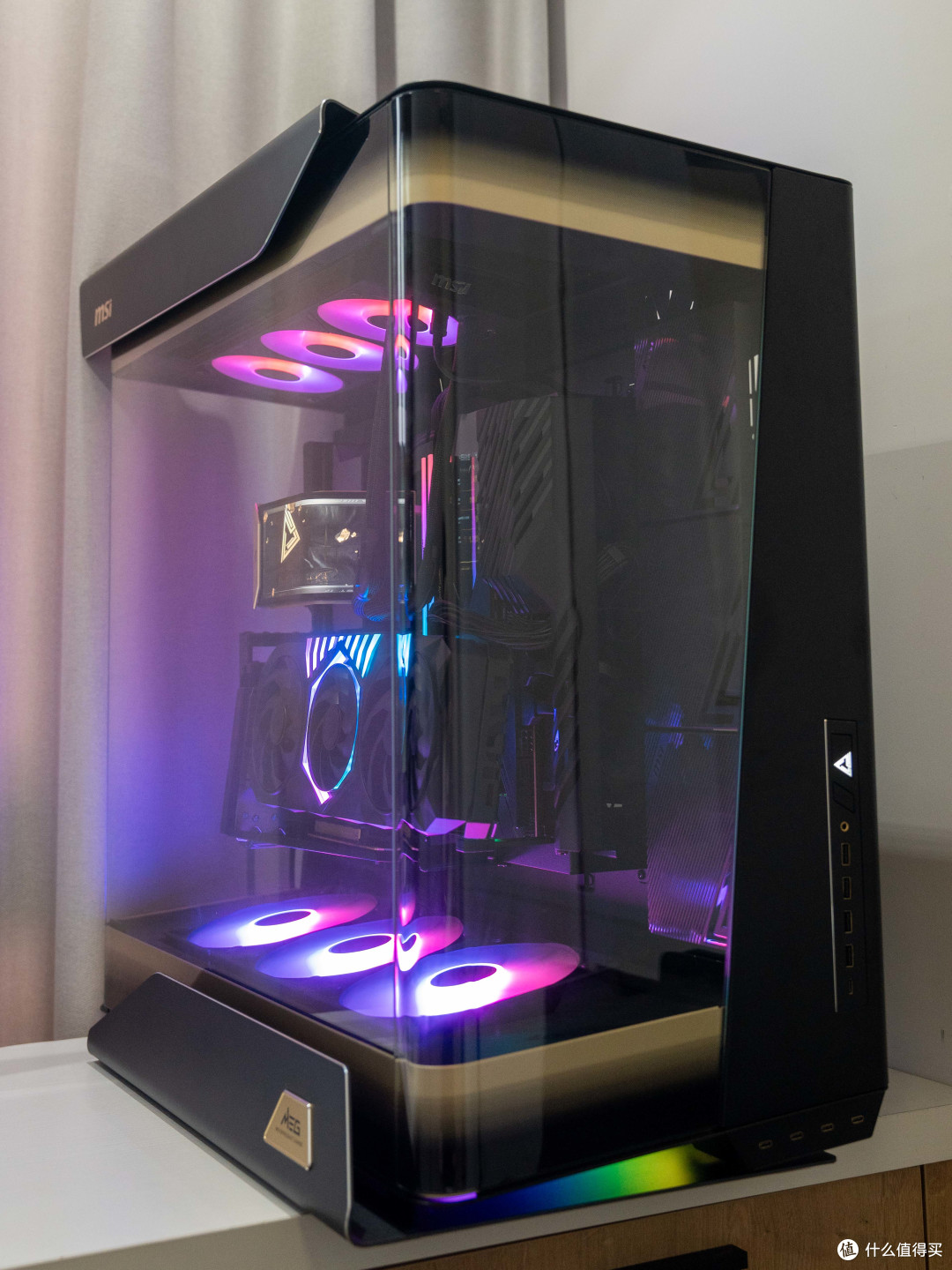 旗舰硬件的终极展台?微星MEG MAESTRO 900R超神机箱体验分享