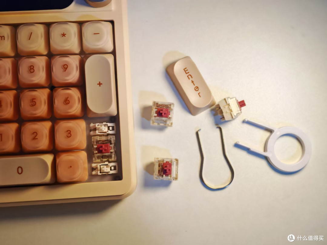 奶fufu太绝了,BOW‑G98粉底液三模机械键盘|百元氛围感键盘