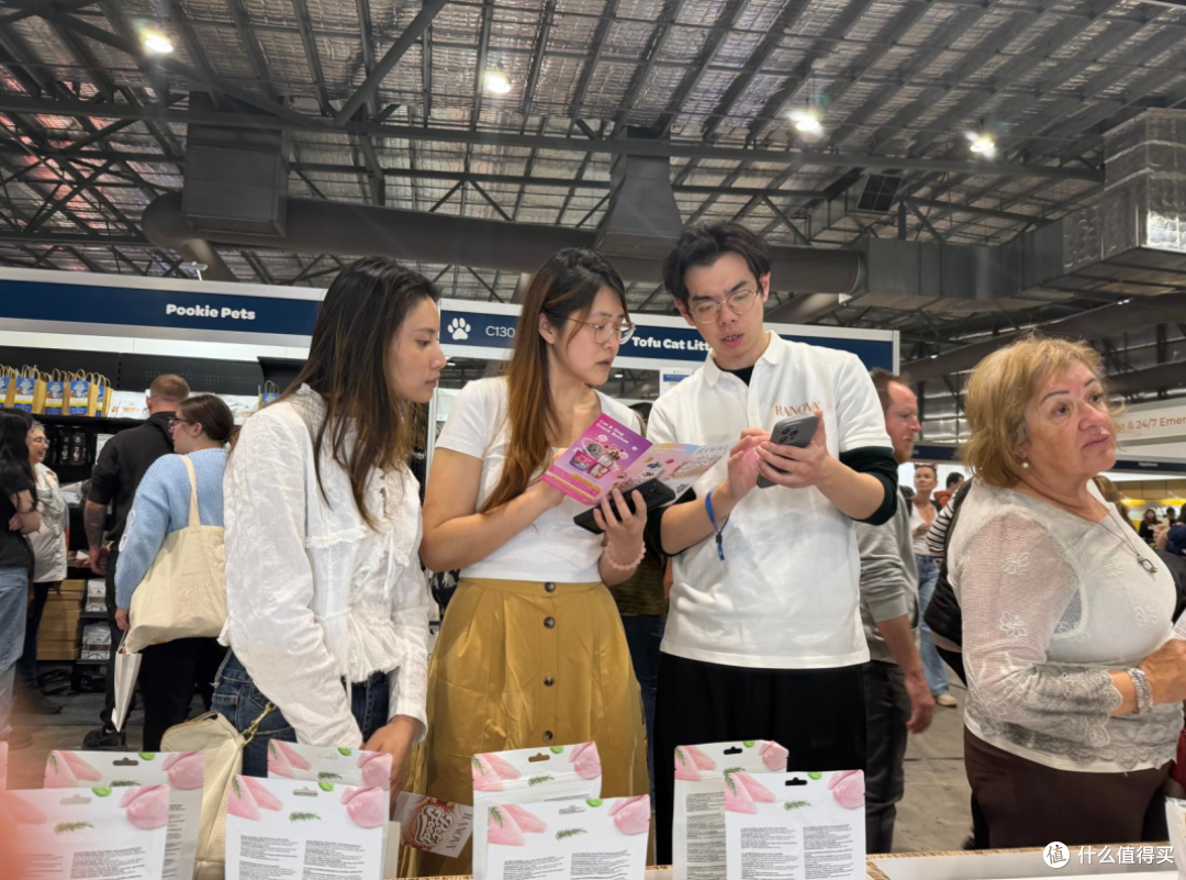 展会进行的那两天,我会盯着朗诺商品页面的三个变化