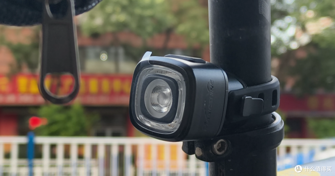 夜间骑行安全感拉满|RN120尾灯实测体验