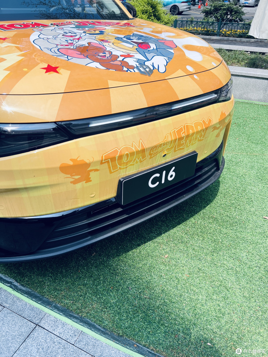 街头偶遇梦幻联名车，一眼心动的电车种草
