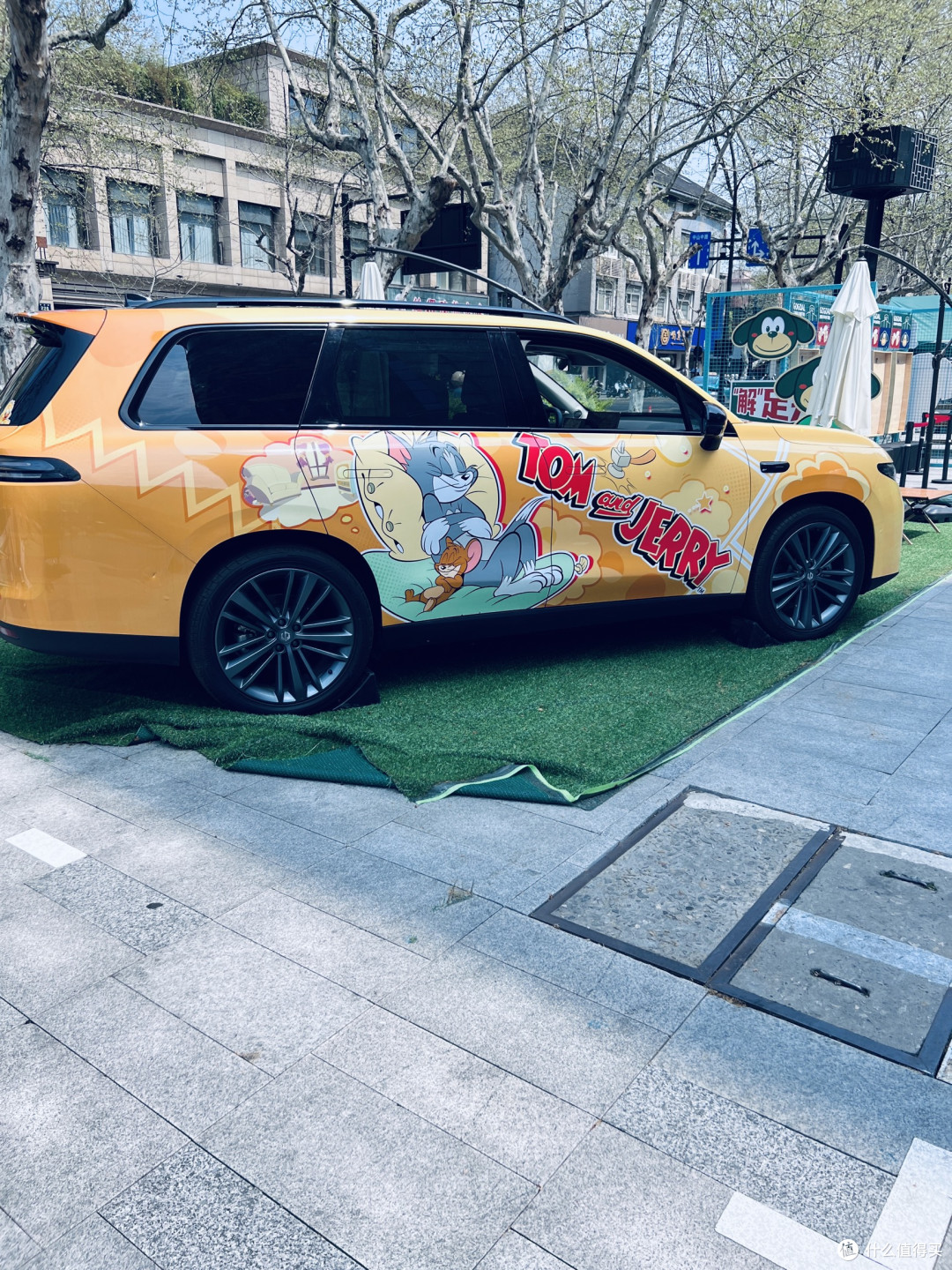 街头偶遇梦幻联名车，一眼心动的电车种草
