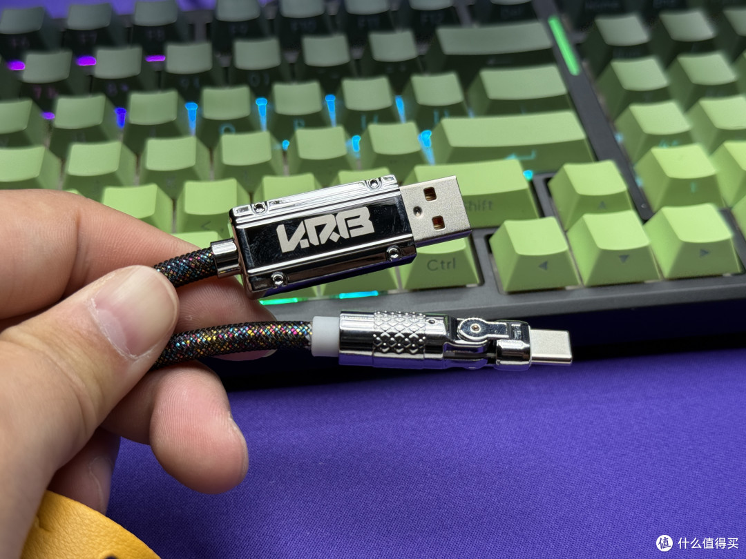 几十块的8K航插线插上就能提升桌面颜值,这钱你花不花?