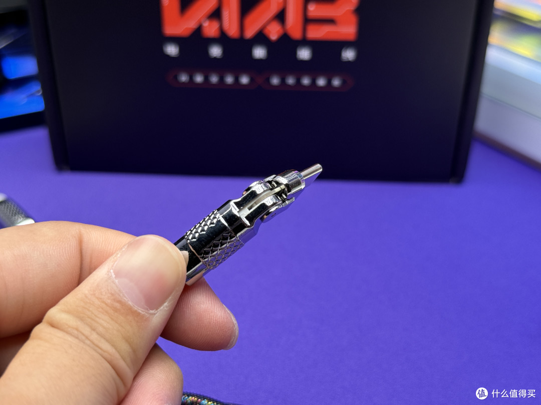 几十块的8K航插线插上就能提升桌面颜值,这钱你花不花?