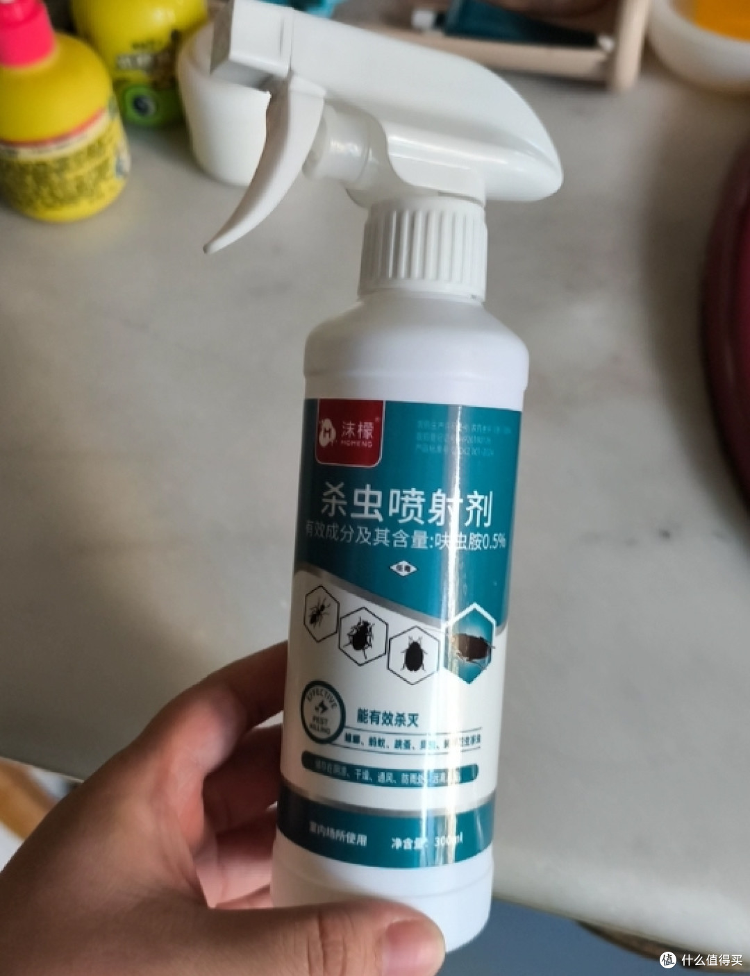 花盆里总有蚂蚁爬来爬去?别急着乱喷药,先搞懂怎么治本