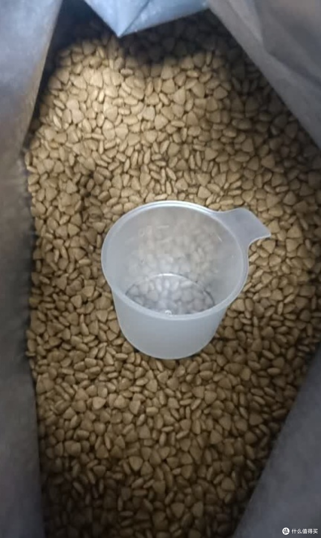 网易严选宠爱猫粮：美毛护肠胃，性价比之选