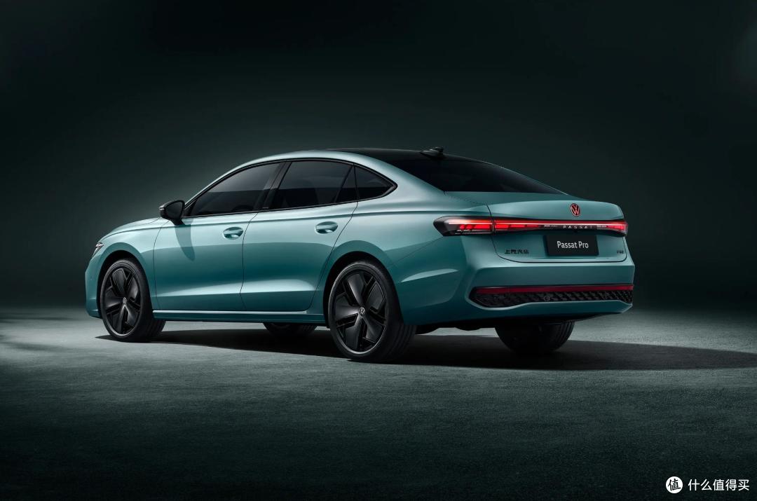 2027款帕萨特Pro上市 售13.99-20.99万 双大模型智舱