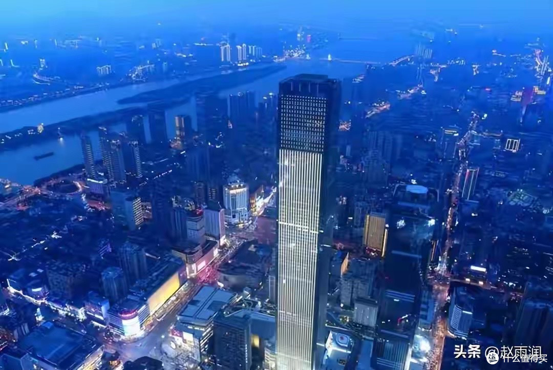 早八细软塌党别让发根趴下:护发精油哪款好,我先看轻盈感