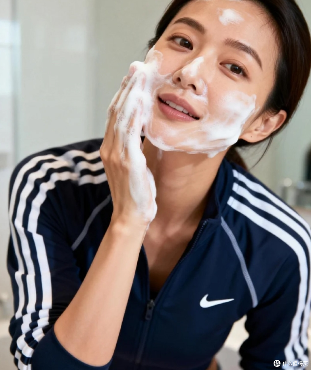 换季就泛红刺痛的敏感肌,洗面奶这样选,温和清洁才养脸