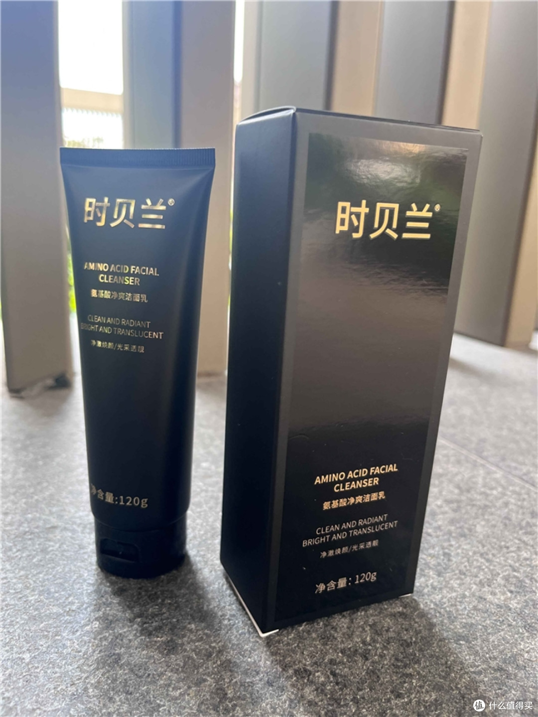 换季就泛红刺痛的敏感肌,洗面奶这样选,温和清洁才养脸