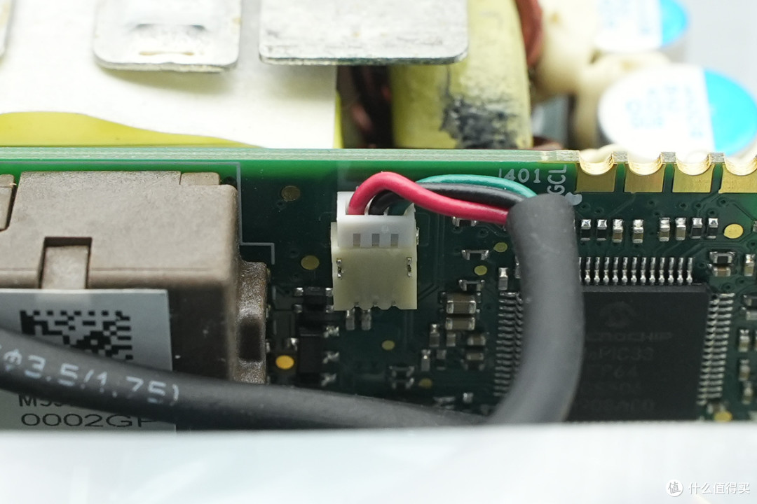 支持N+1 冗余并联,雅特生800W CRPS服务器电源拆解