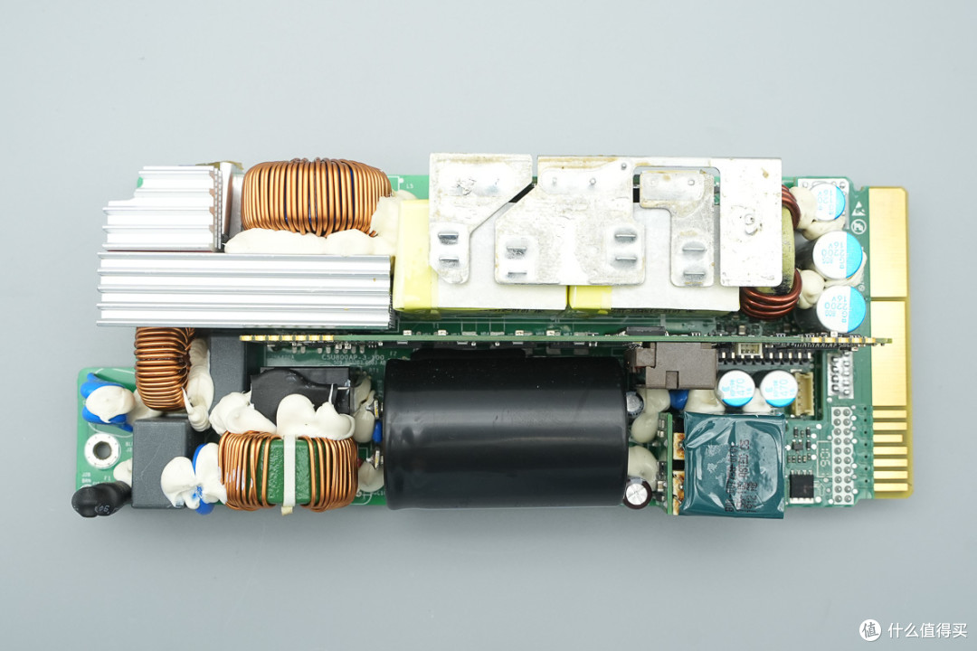 支持N+1 冗余并联,雅特生800W CRPS服务器电源拆解