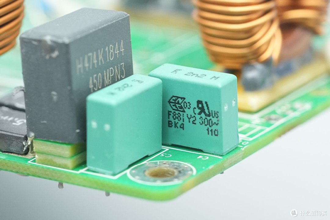 支持N+1 冗余并联,雅特生800W CRPS服务器电源拆解