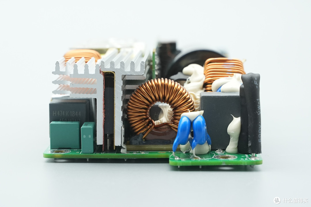 支持N+1 冗余并联,雅特生800W CRPS服务器电源拆解