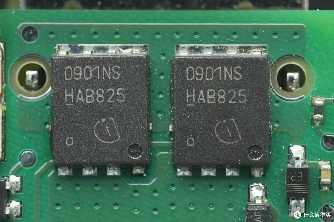 支持N+1 冗余并联,雅特生800W CRPS服务器电源拆解