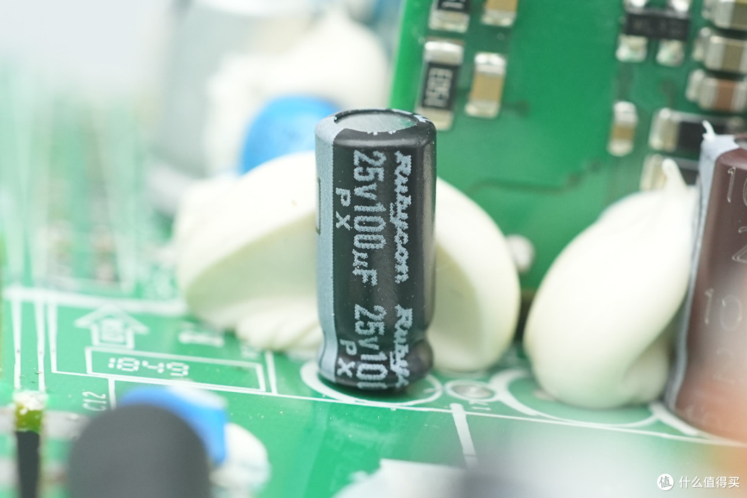 支持N+1 冗余并联,雅特生800W CRPS服务器电源拆解