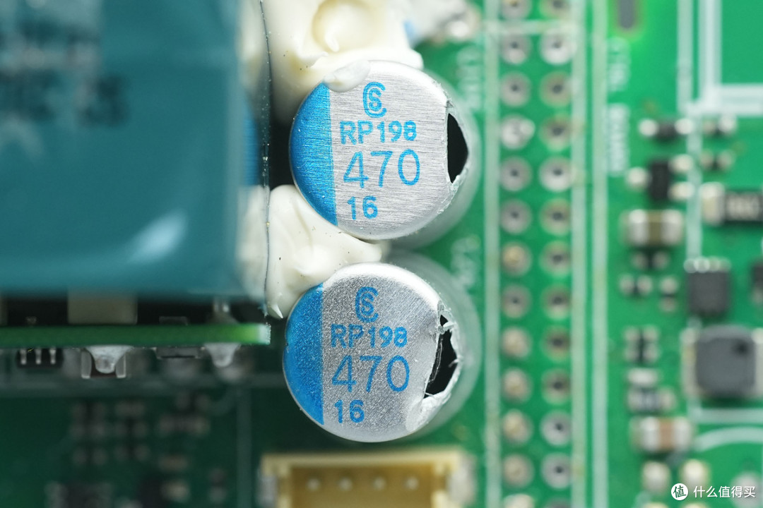 支持N+1 冗余并联,雅特生800W CRPS服务器电源拆解