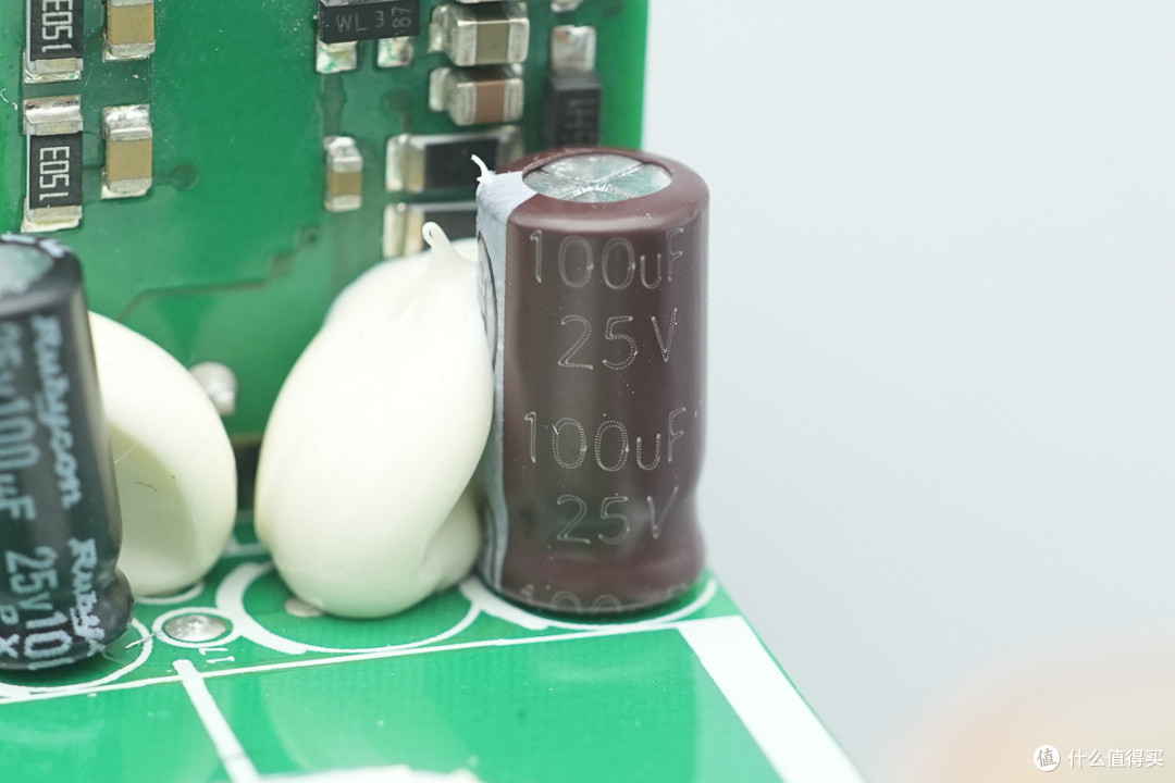 支持N+1 冗余并联,雅特生800W CRPS服务器电源拆解