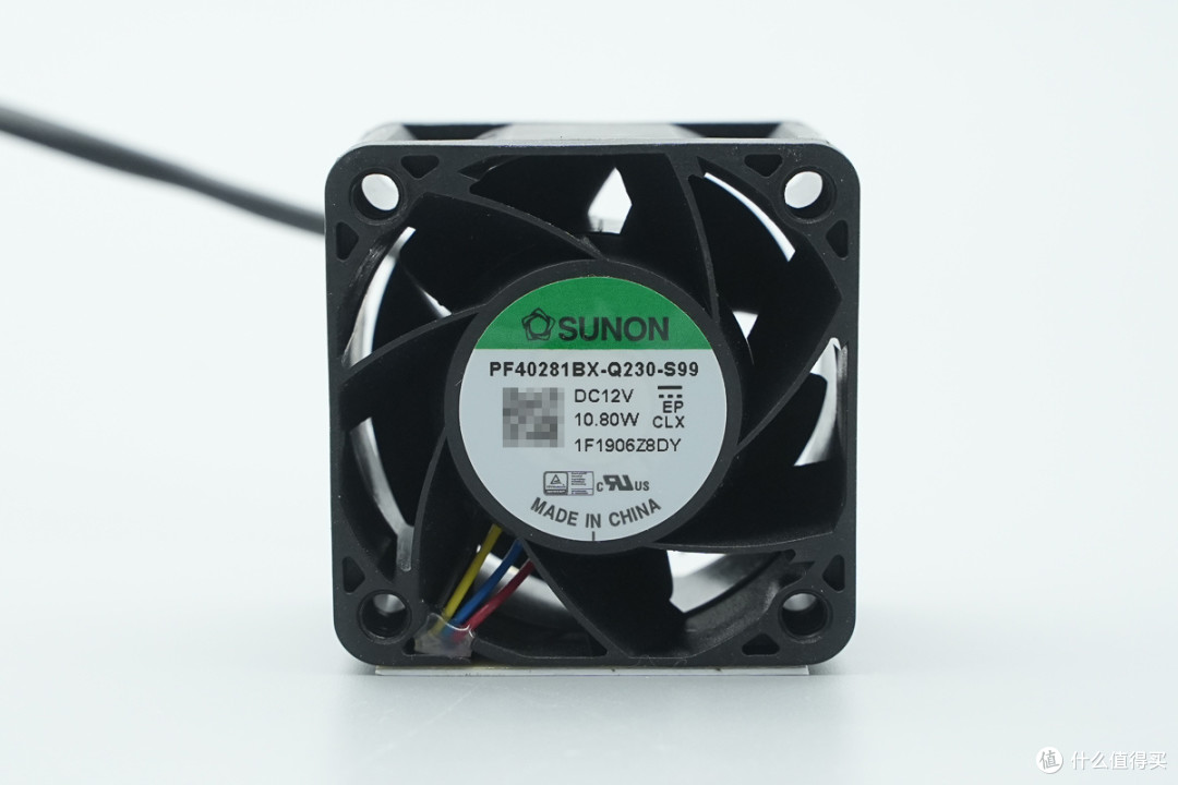 支持N+1 冗余并联,雅特生800W CRPS服务器电源拆解