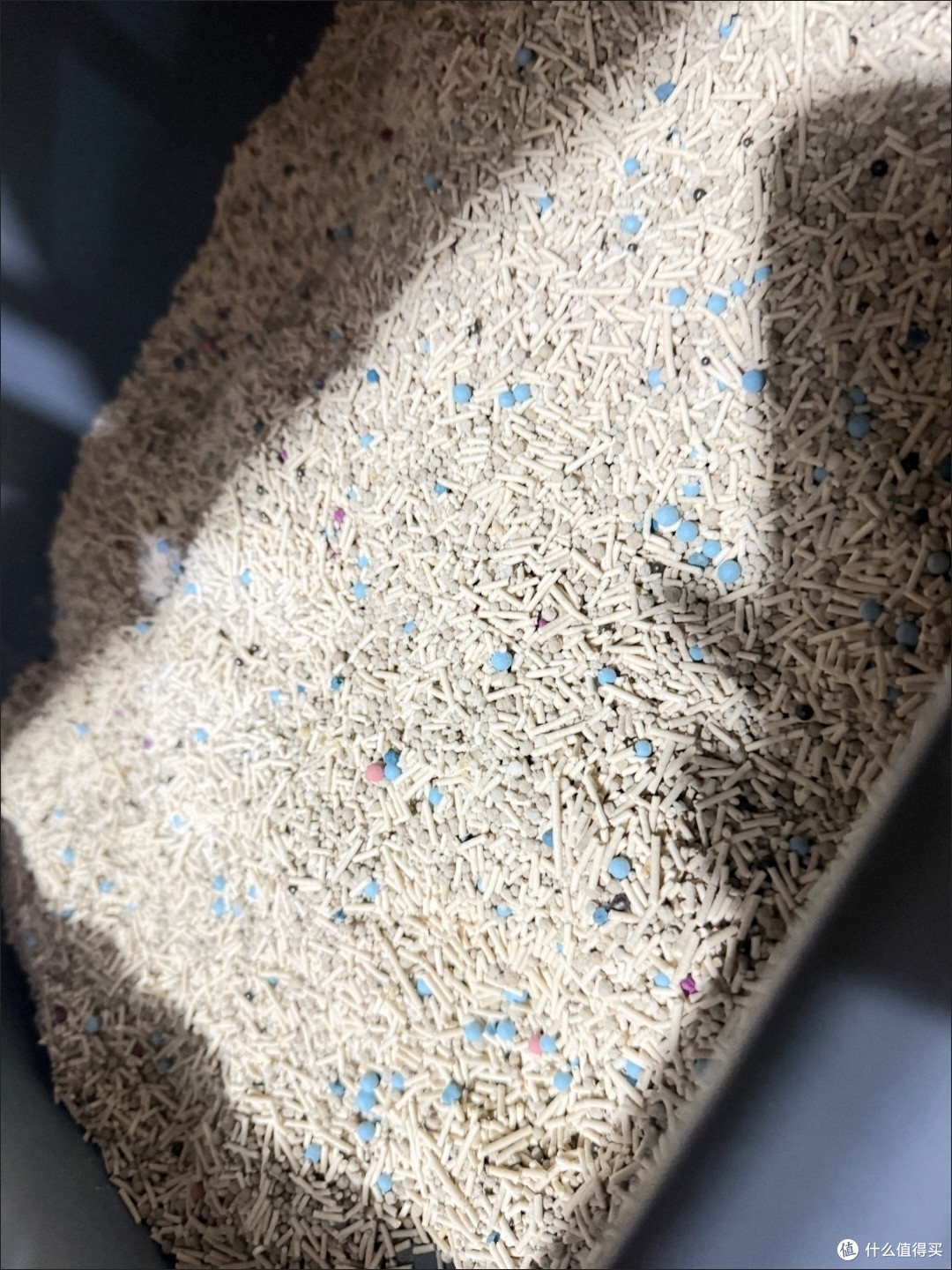 低尘除臭与防粘底性能评估