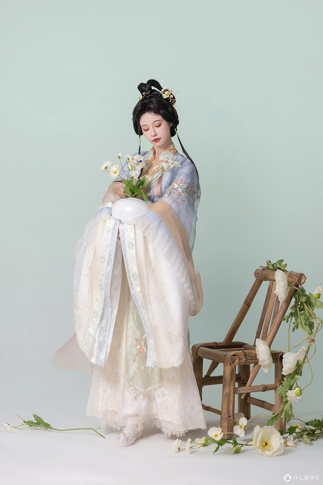一件穿两季的魏晋风汉服,重工刺绣 + 百褶袖口,细节拉满